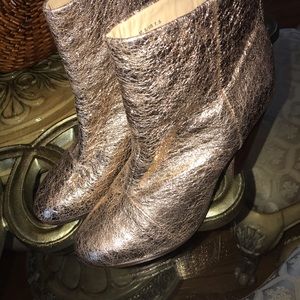 NWOB Rag &Bone Crackled Gold Leather Boots. 37.5
